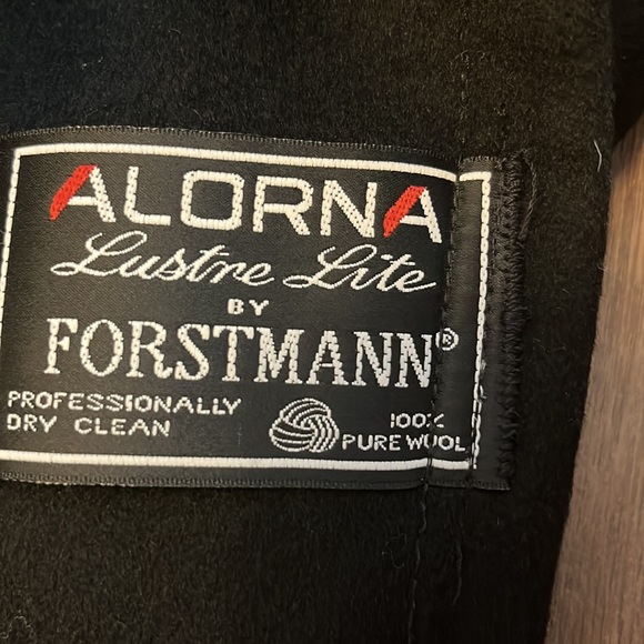 Alorna 100% woollong black coat with shoulder pads - Picture 9 of 14